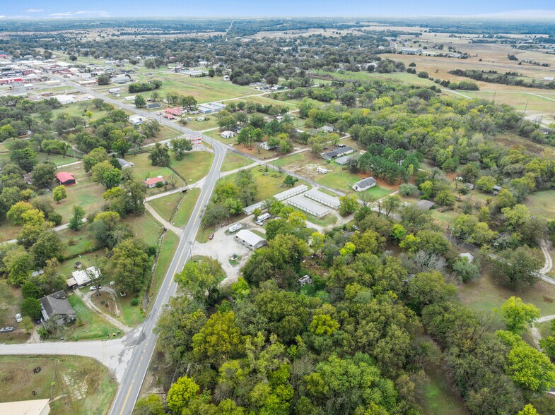 Iron Storage Portfolio portefeuille de 2 propriétés à vendre sur LoopNet.ca - Photo du bâtiment - Image 3 de 11