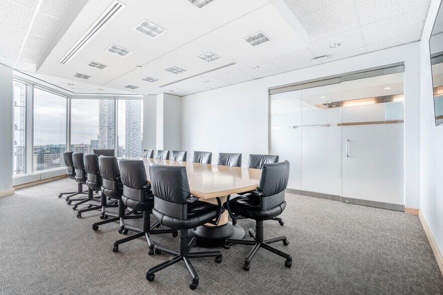 88 Queens Quay W, Toronto, ON à louer - Photo intérieure - Image 3 de 5