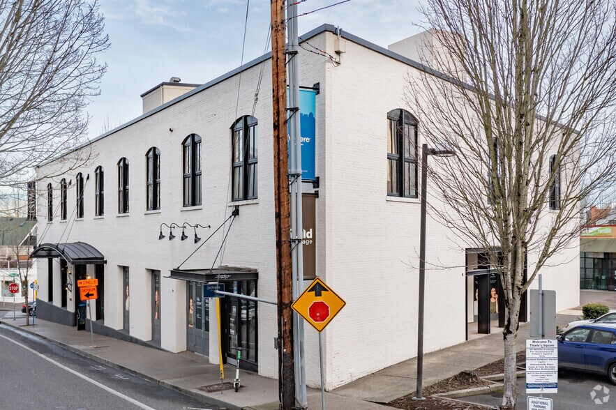 2310-2325 NW Westover Rd, Portland, OR à louer - Photo du bâtiment - Image 2 de 5