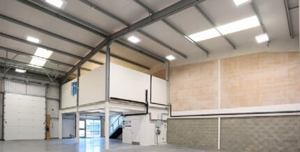 Croydon Rd, Croydon à louer Photo intérieure- Image 1 de 2