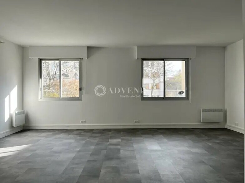 Office in Clamart for lease - Interior Photo - Image 2 of 10