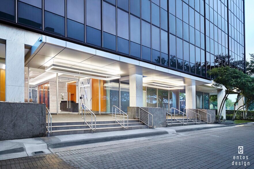4040 N Central Expy, Dallas, TX à louer - Photo du bâtiment - Image 3 de 10
