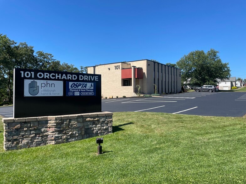 101 Orchard Dr, Trafford, PA à louer - Photo du bâtiment - Image 3 de 16