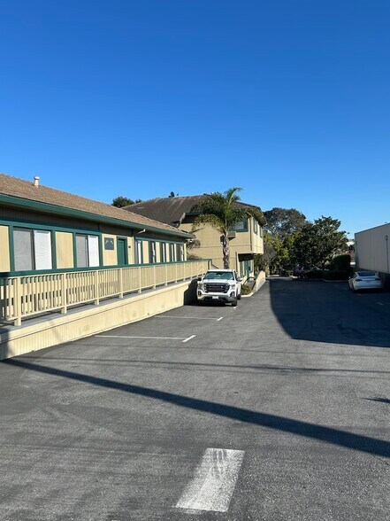 561-563 Auto Center Dr, Watsonville, CA à louer - Photo du bâtiment - Image 3 de 7