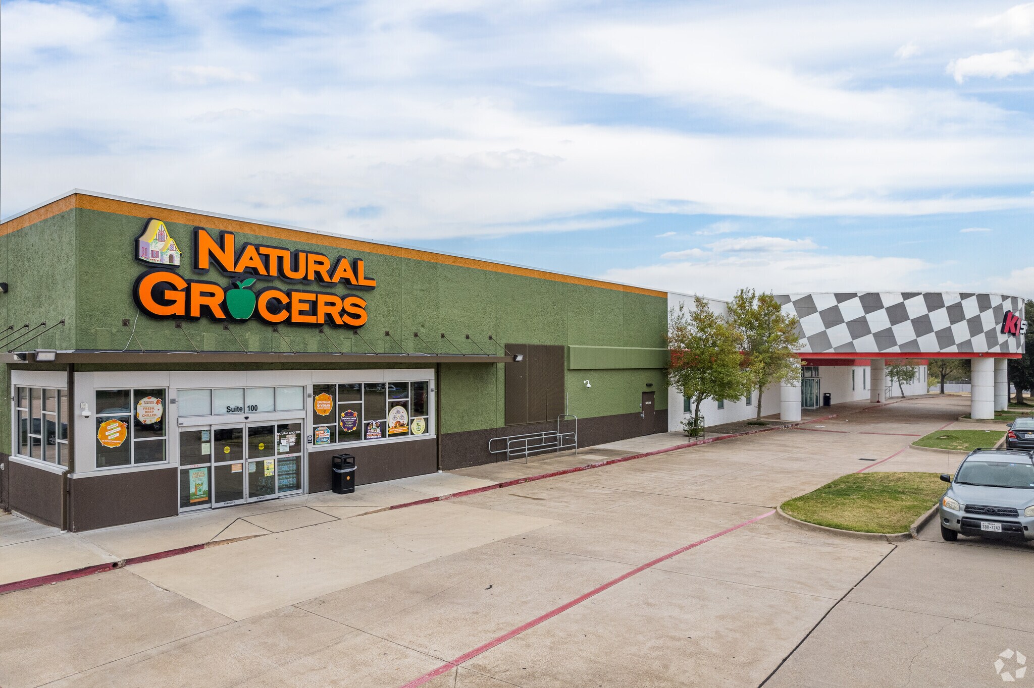 677 W Campbell Rd, Richardson, TX à louer Photo du bâtiment- Image 1 de 7