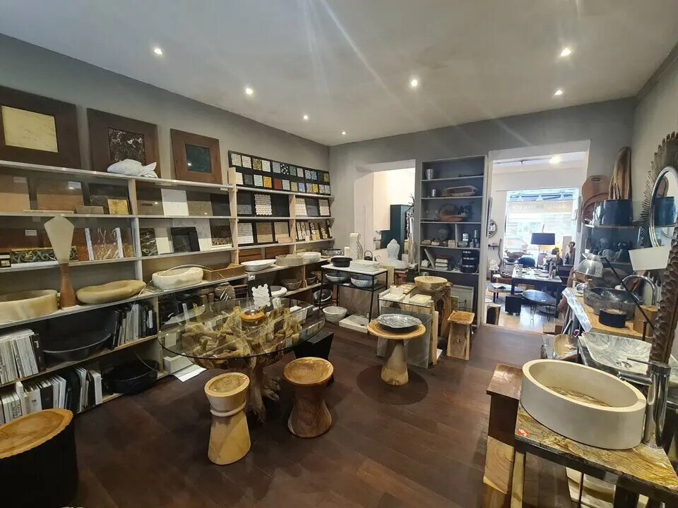 Retail in Nice for lease Interior Photo- Image 1 of 6