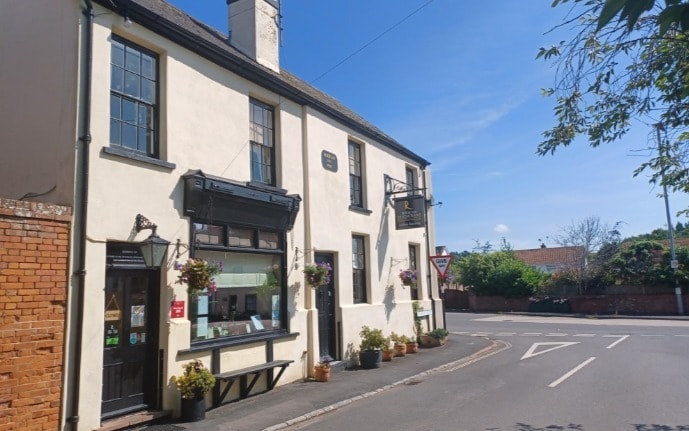 Triangle The, Kenton for sale - Building Photo - Image 2 of 5