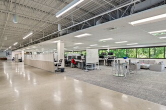 1745 114th Ave SE, Bellevue, WA for lease Interior Photo- Image 2 of 4