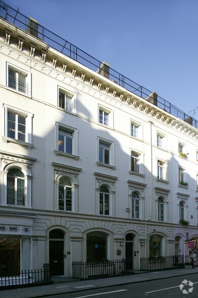 54 Maddox St, Londres à louer - Photo du bâtiment - Image 1 de 5