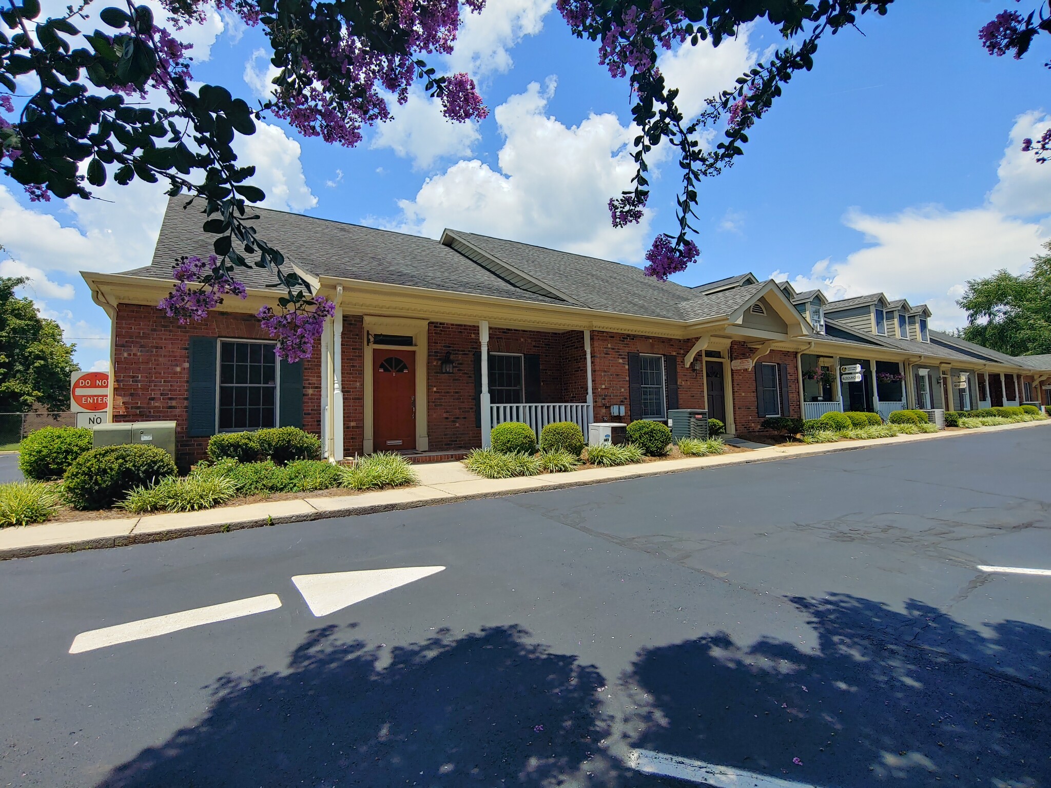 701 W Main St, Jamestown, NC for sale Building Photo- Image 1 of 1