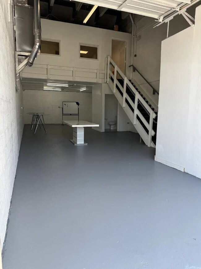 More details for 664-672 NW 118th St, Miami, FL - Industrial for Lease