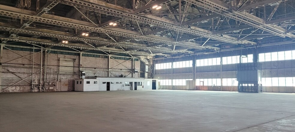 2221 Niagara Falls Blvd, Wheatfield Township, NY for lease - Interior Photo - Image 2 of 26