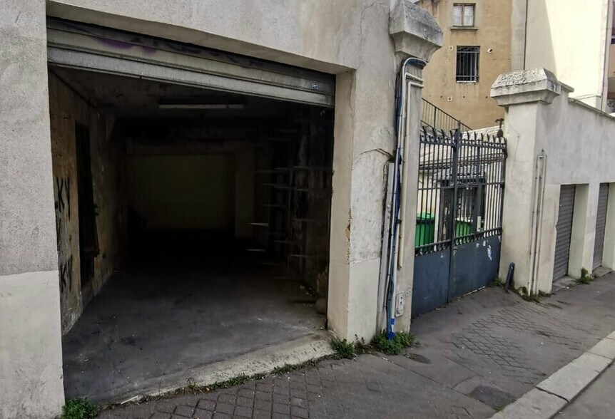 Industrial in Paris for lease - Building Photo - Image 3 of 6