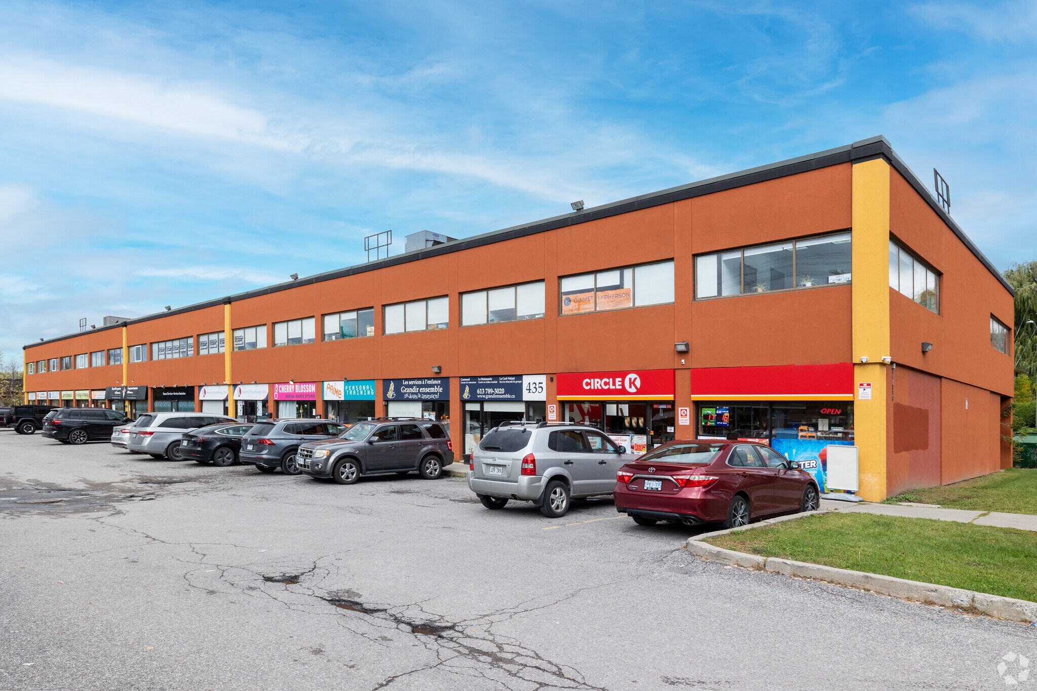 405-439 St Laurent Blvd, Ottawa, ON à vendre Photo principale- Image 1 de 1