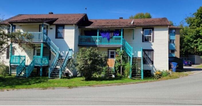 5-17 Rue Allen, Windsor, QC for sale Primary Photo- Image 1 of 1