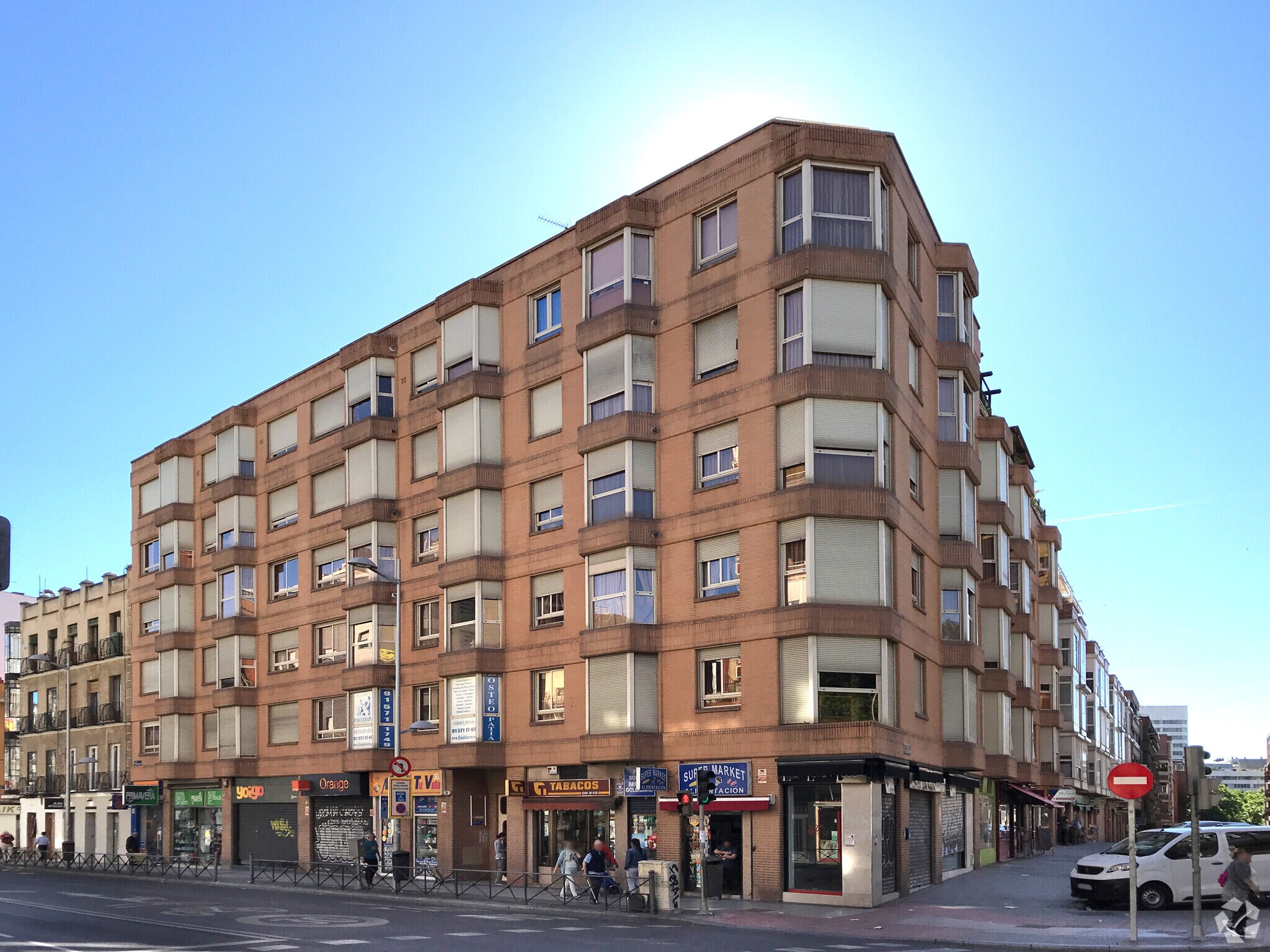 Retail in Madrid, Madrid for lease Primary Photo- Image 1 of 3