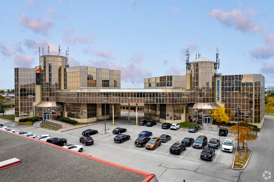 8000 Jane St, Vaughan, ON à louer - Photo du bâtiment - Image 2 de 4