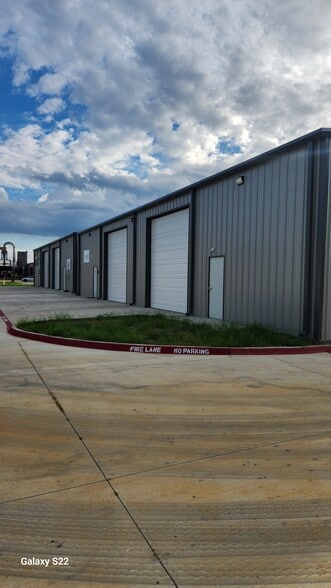 14566 Industrial Park, Aubrey, TX for lease - Primary Photo - Image 1 of 18