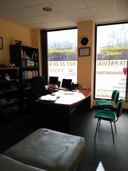 Commerce de détail dans Cáceres à vendre - Photo du bâtiment - Image 3 de 6