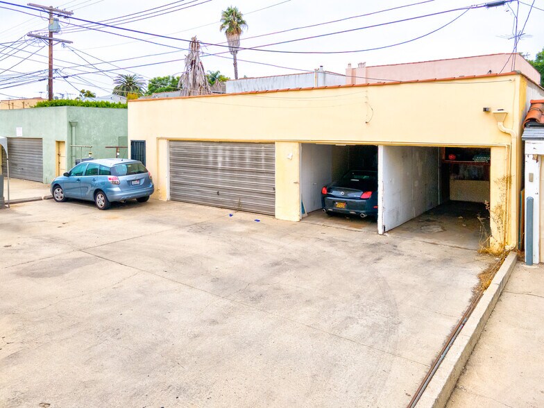 445 N Spaulding Ave, Los Angeles, CA à vendre - Photo du bâtiment - Image 2 de 45