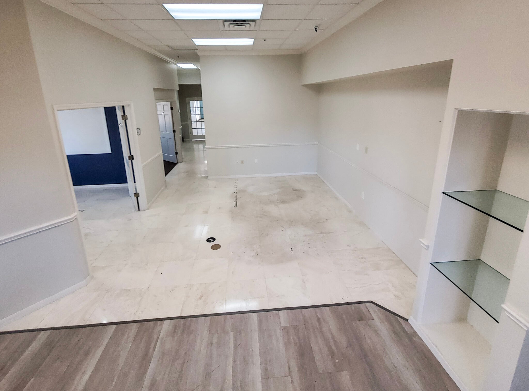 540-550 Bay Isles Rd, Longboat Key, FL for lease Interior Photo- Image 1 of 11