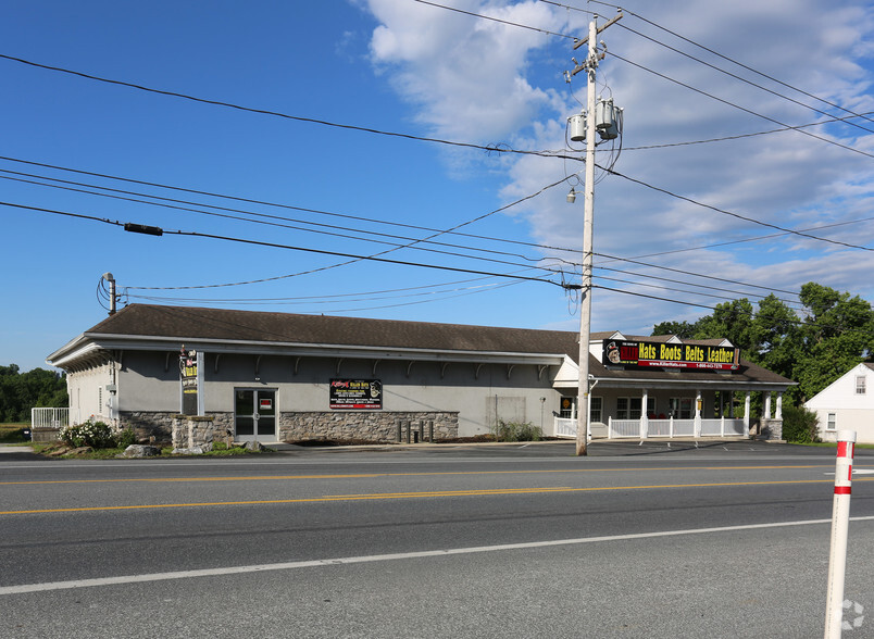 3000 Lincoln Hwy E, Paradise, PA à vendre - Photo principale - Image 1 de 1