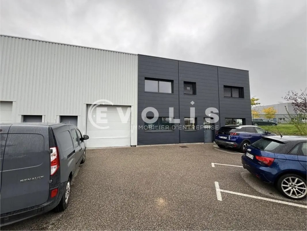 Flex in FLEURIEUX-SUR-L'ARBRESLE for sale Building Photo- Image 1 of 8