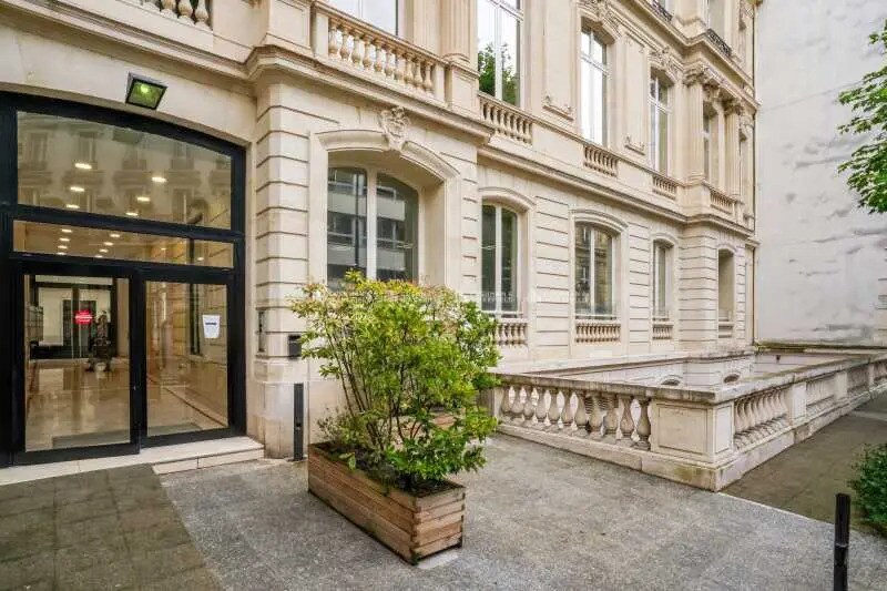 6 Rue Paul Baudry, Paris à louer - Photo du bâtiment - Image 2 de 4