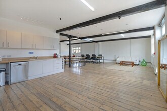 215 Lyham Rd, London for lease Interior Photo- Image 2 of 5