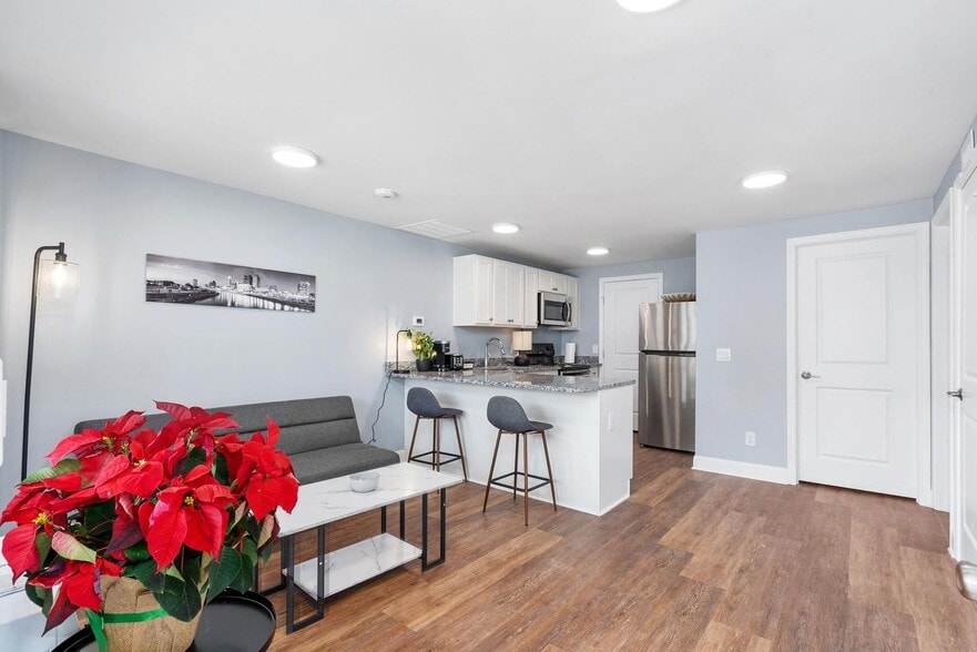 567-581 Riverview Dr, Columbus, OH for sale - Building Photo - Image 2 of 43