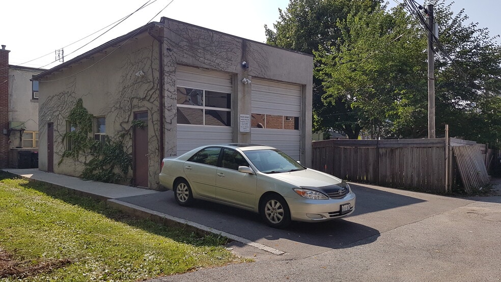 1619 Weston Rd, Toronto, ON for lease - Building Photo - Image 2 of 5
