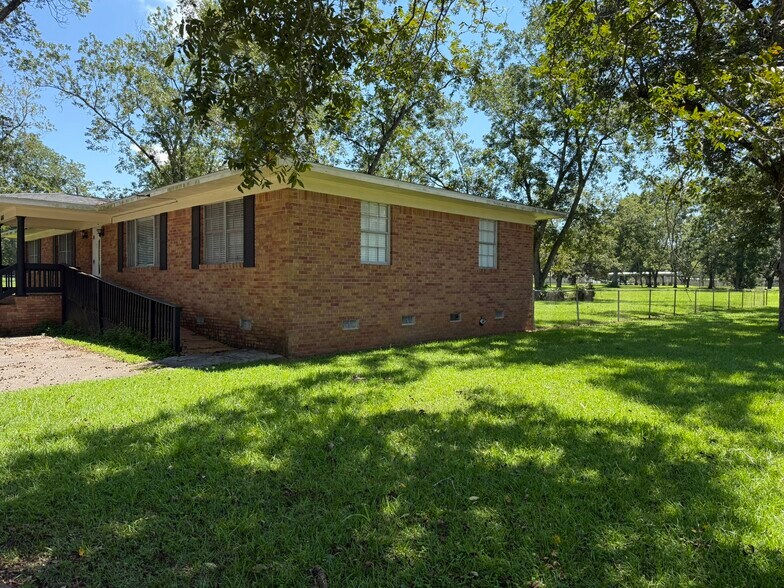 6651 Three Notch Rd, Mobile, AL à vendre - Photo du bâtiment - Image 2 de 10