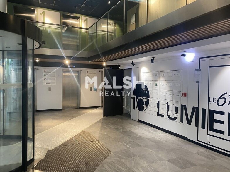 Bureau dans Lyon à louer - Hall d’entrée - Image 2 de 21