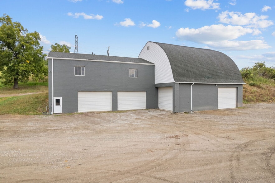 797 Carlton Dr, Bentleyville, PA for lease - Building Photo - Image 2 of 28