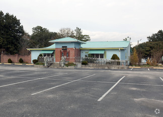 More details for 414 Village Rd NE, Leland, NC - Retail for Sale