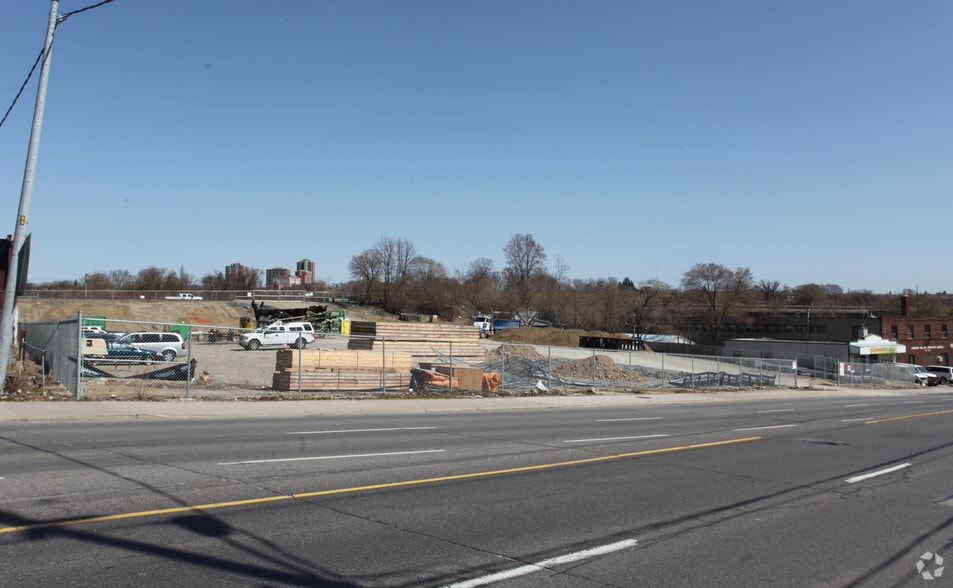 955-969 Weston Rd, Toronto, ON for sale - Building Photo - Image 2 of 2