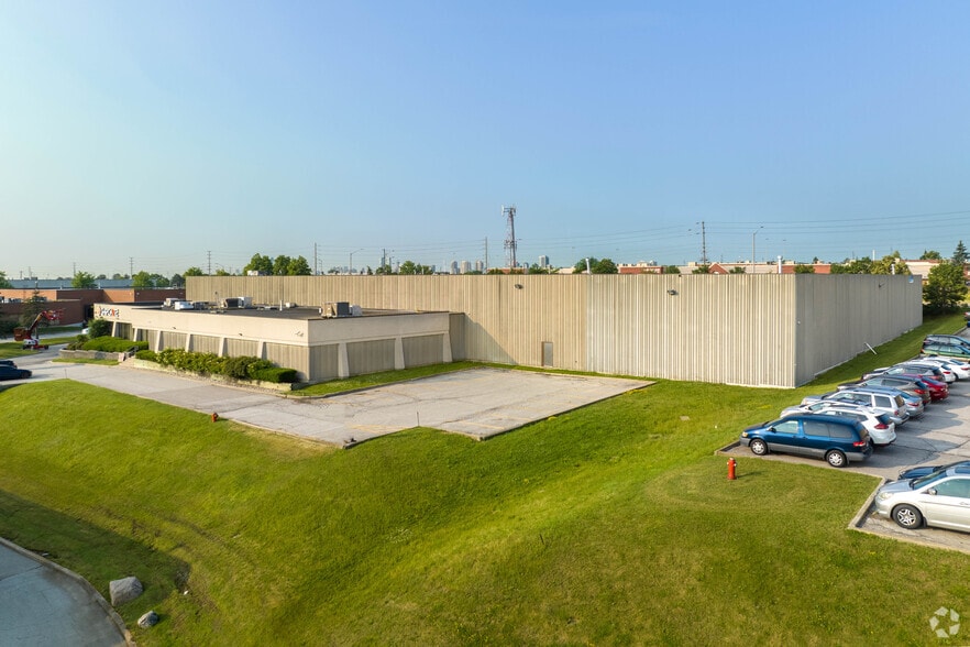 1033 Jayson Ct, Mississauga, ON à vendre - Photo du bâtiment - Image 2 de 7