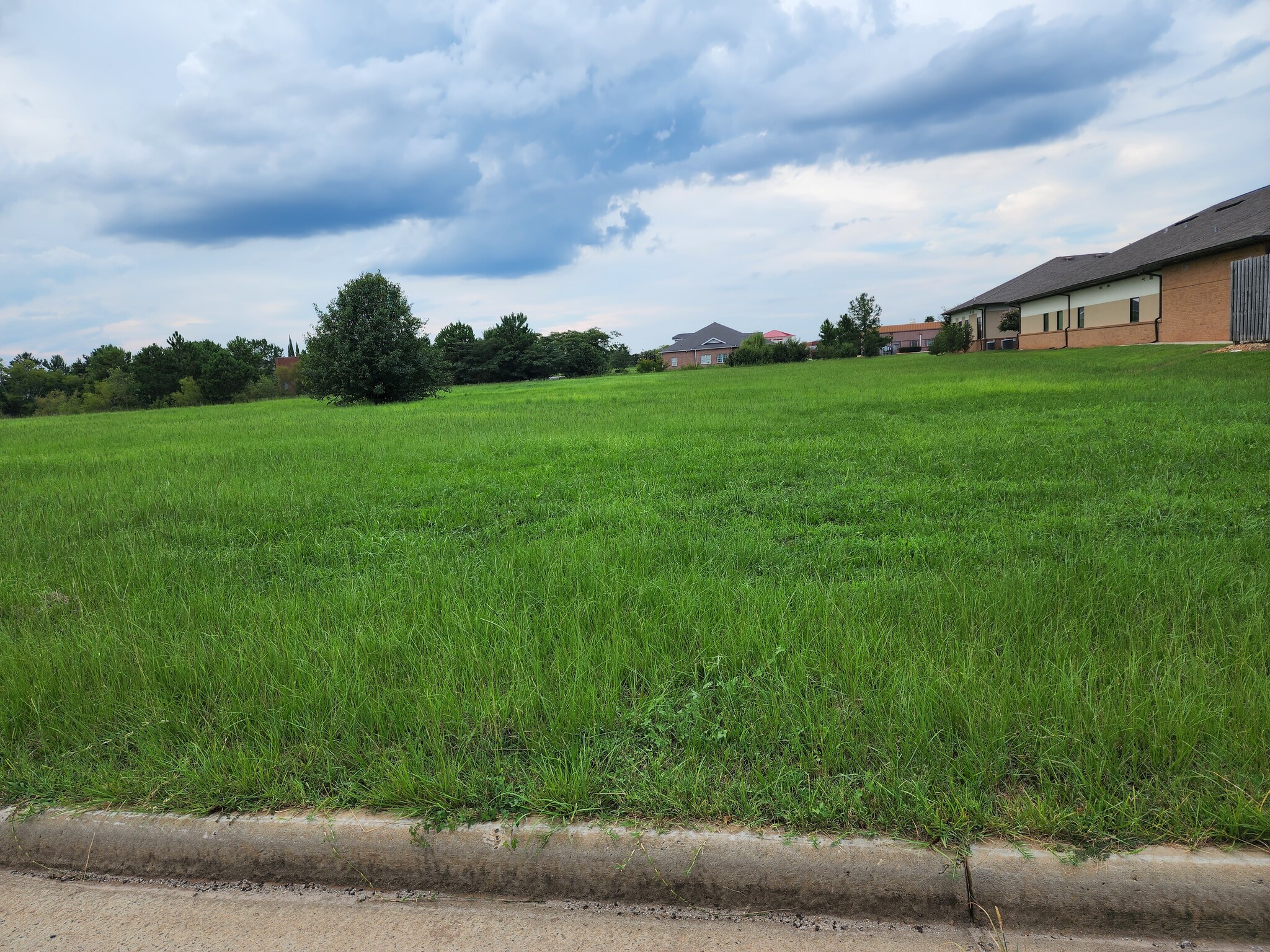 107 Tommy Stalnaker Dr, Warner Robins, GA à vendre Photo du bâtiment- Image 1 de 1