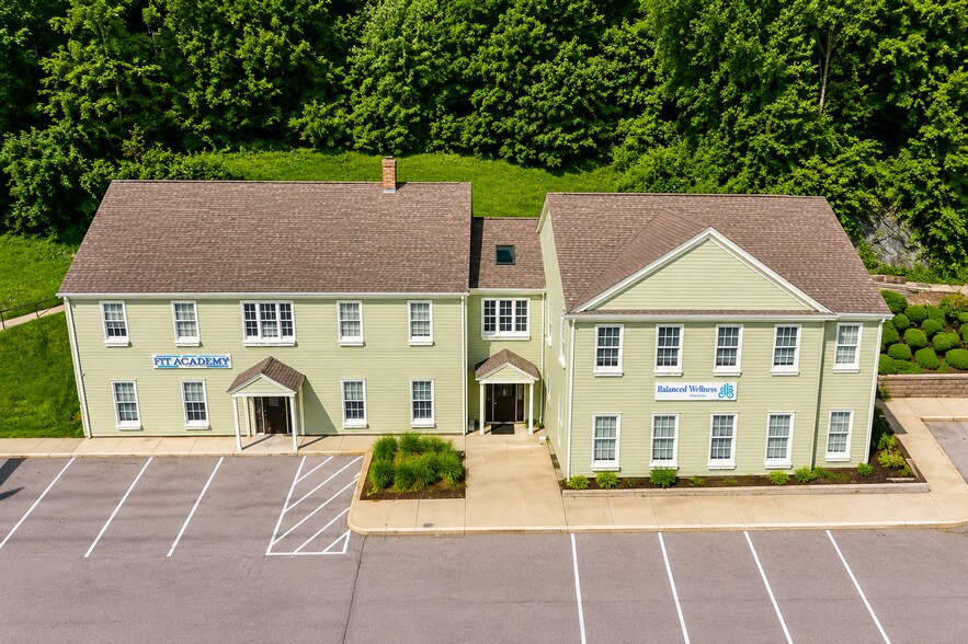 620 Norwich New London Tpke, Uncasville, CT à louer - Photo du bâtiment - Image 3 de 29