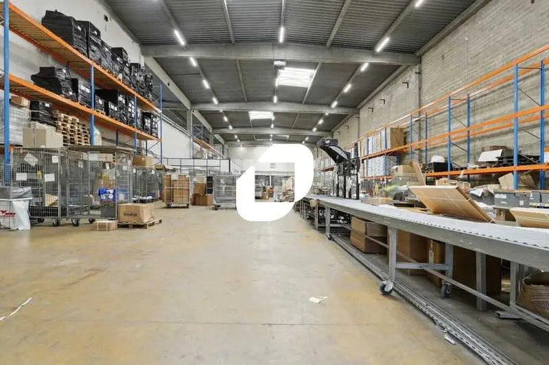 Industrial in Le Blanc-Mesnil for lease - Interior Photo - Image 2 of 14