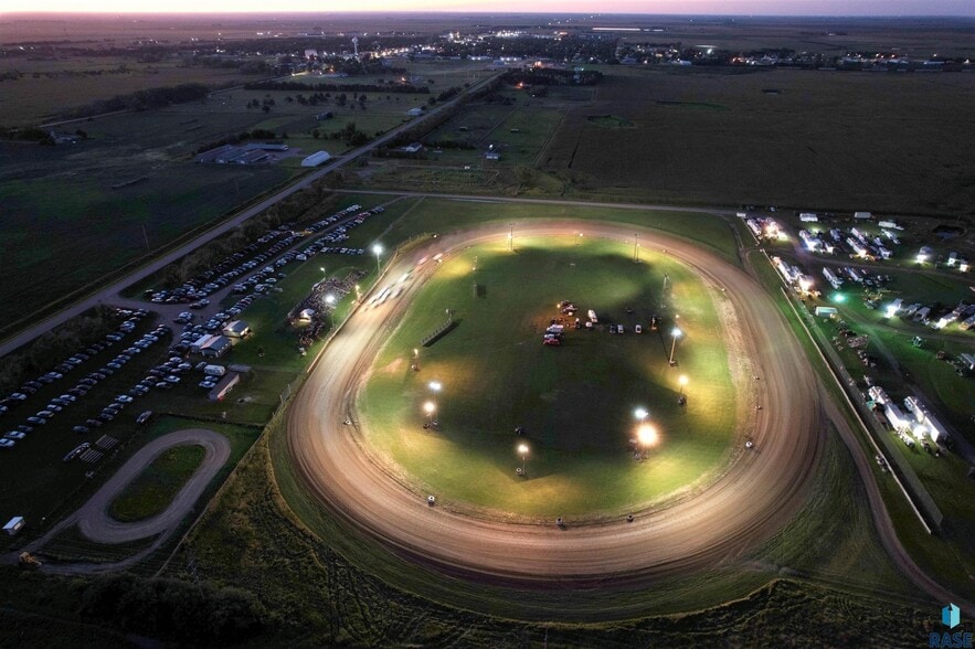 1300 SE 3rd Ave, Miller, SD à vendre - Aérien - Image 2 de 78