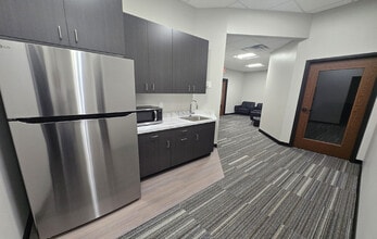 7100 Northland Cir N, Brooklyn Park, MN for lease Interior Photo- Image 2 of 15