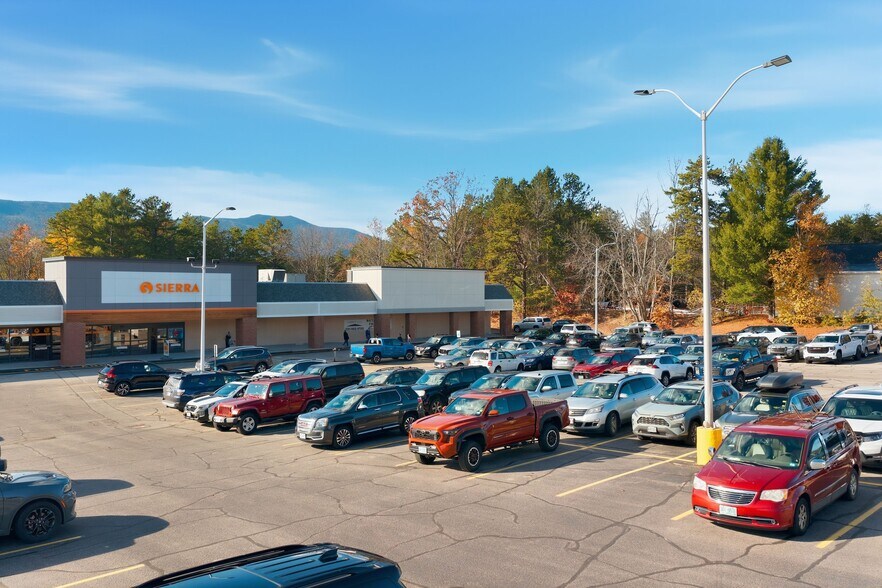 1584 White Mountain Hwy, North Conway, NH à louer - Photo du bâtiment - Image 3 de 10