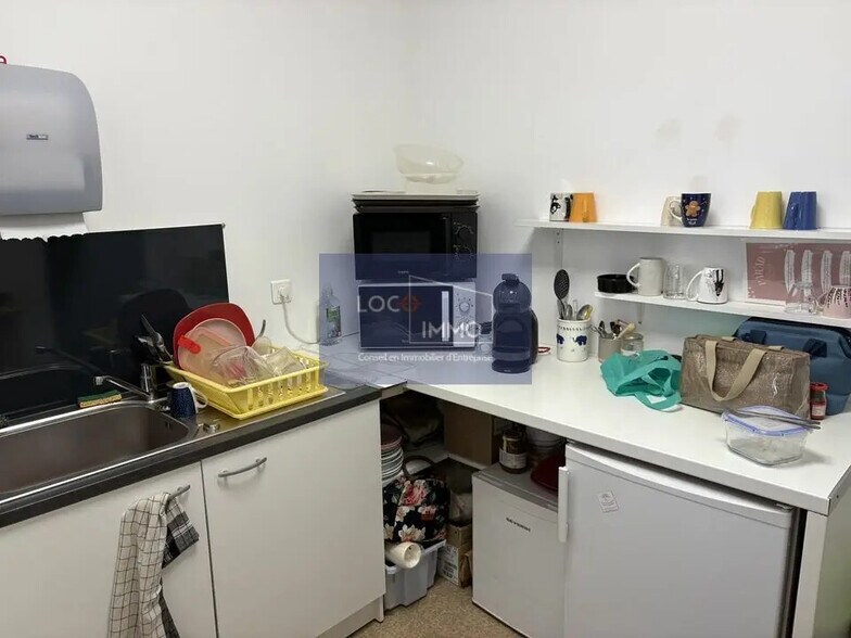 Office in Pessac for lease - Interior Photo - Image 3 of 9