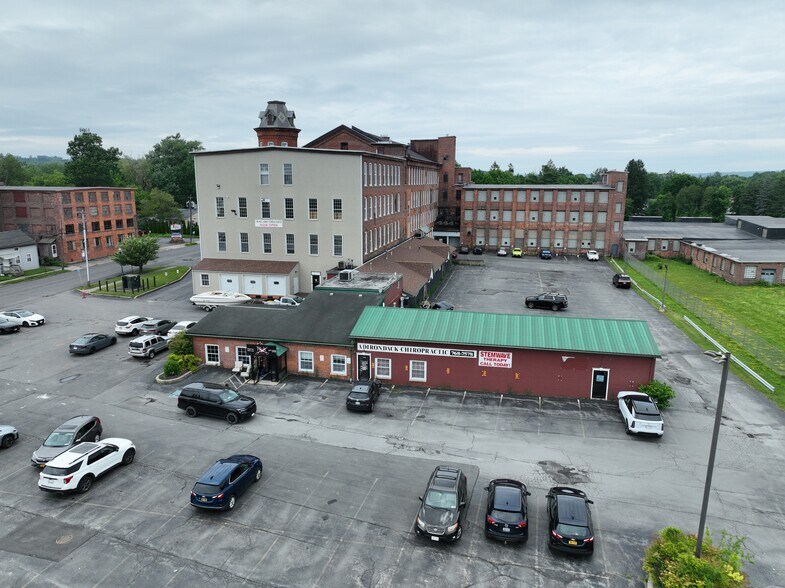 587 Main St, New York Mills, NY for lease - Building Photo - Image 3 of 7