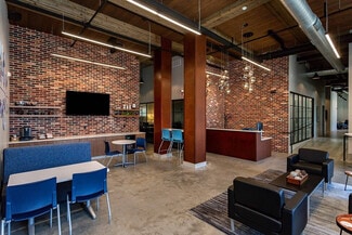 Plus de détails pour 1360 SW Park Square Dr, Ankeny, IA - Bureau/Commerce de détail à louer