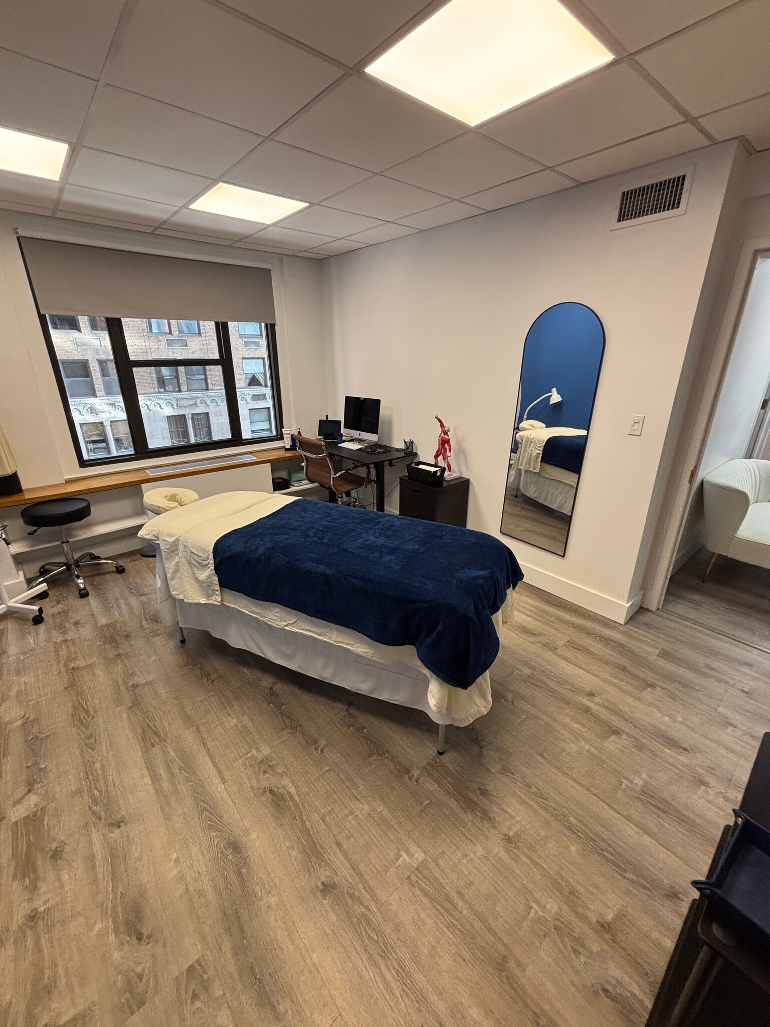 120 E 56th St, New York, NY for lease Interior Photo- Image 1 of 14