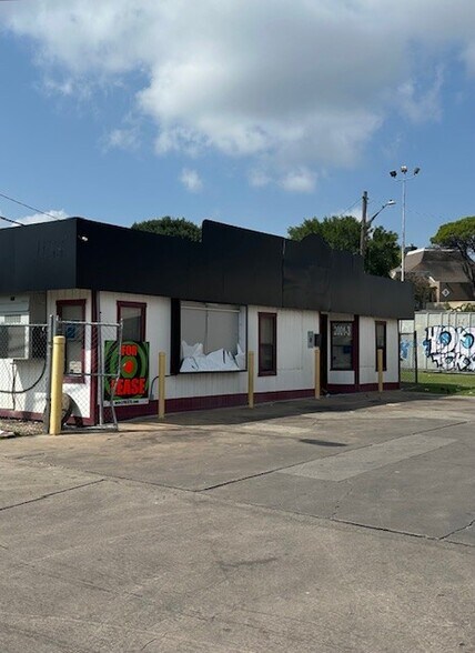 2001 E Riverside Dr, Austin, TX for lease - Building Photo - Image 2 of 4