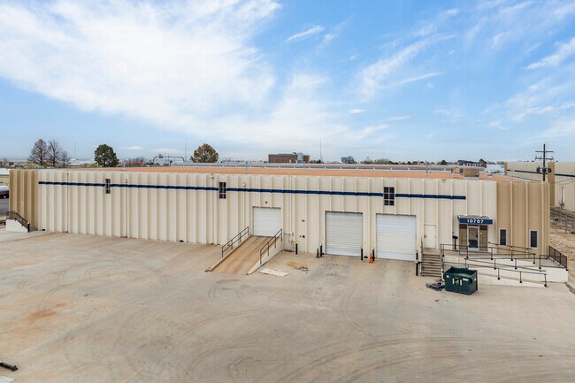 Plus de détails pour 10707 E 40th Ave, Denver, CO - Industriel à louer