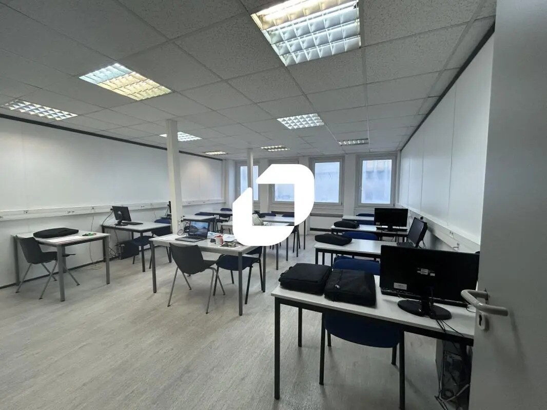 Office in Créteil for sale Interior Photo- Image 1 of 7
